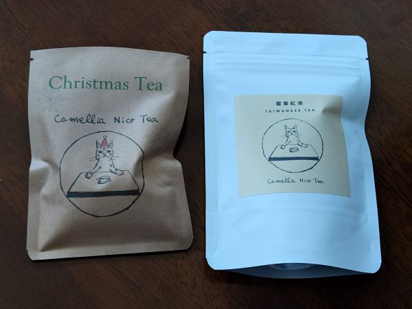 「クリスマスティー」と「台湾密香紅茶」を買う