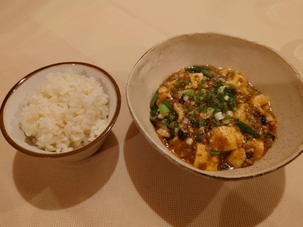 麻婆豆富と小ごはん