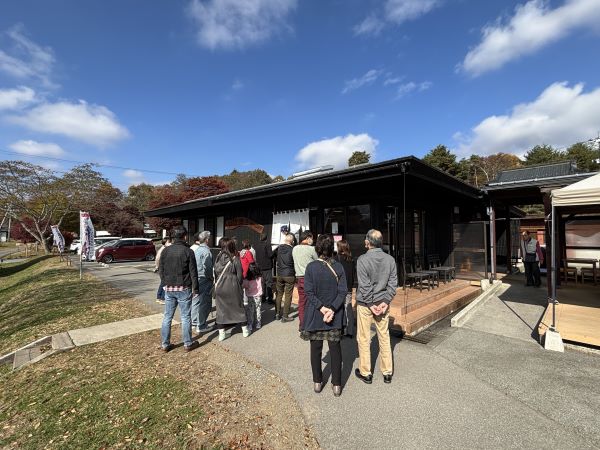 開店前にしてすでにこのにぎわい