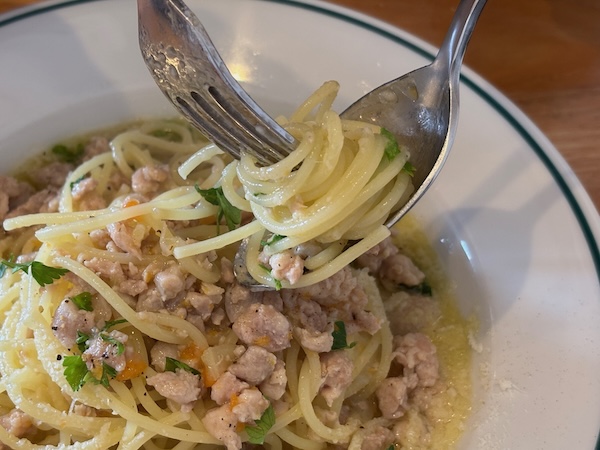 麺はモチモチ